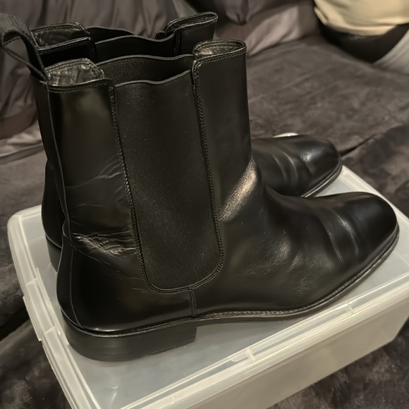11-1/2 Black “Gucci” Chelsea men boot. Lightly worn and no damage - Picture 6 of 10